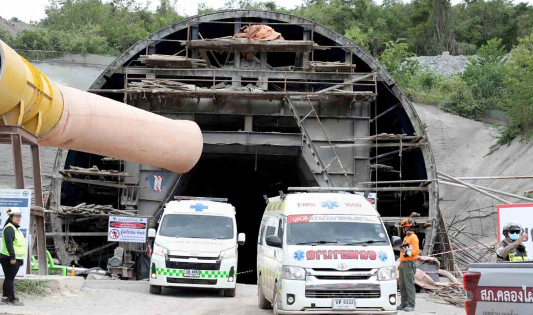 Tayland-Çin uluslararası demiryolu projesinin tünel inşaatında meydana gelen göçükte mahsur