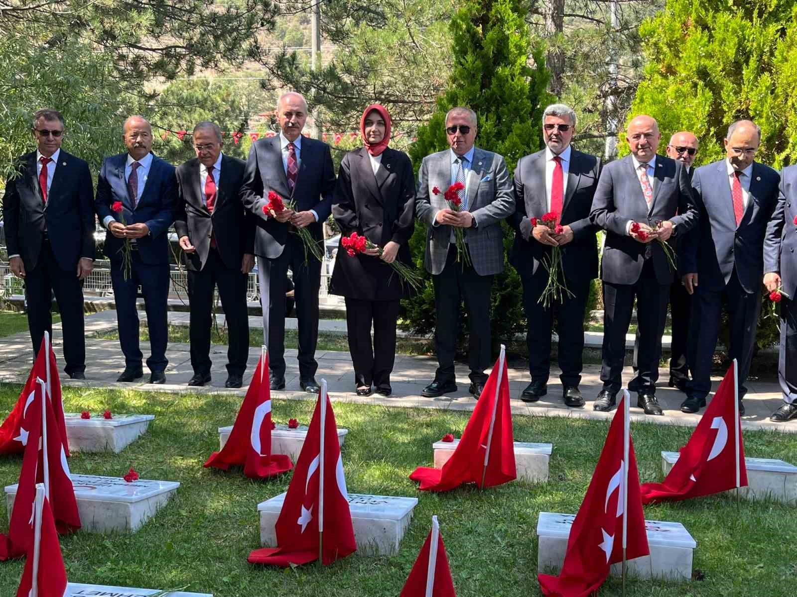 Milli Mücadele’nin unutulmaz kahramanlarından Yüzbaşı Agah Efendi, Afyonkarahisar’daki mezarı başında