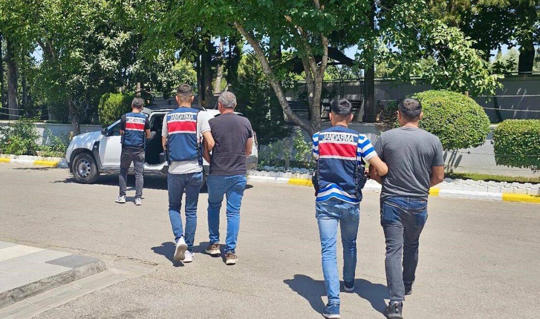 Manisa’nın Saruhanlı ve Yunusemre ilçelerinde sosyal medya üzerinden PKK/KCK silahlı