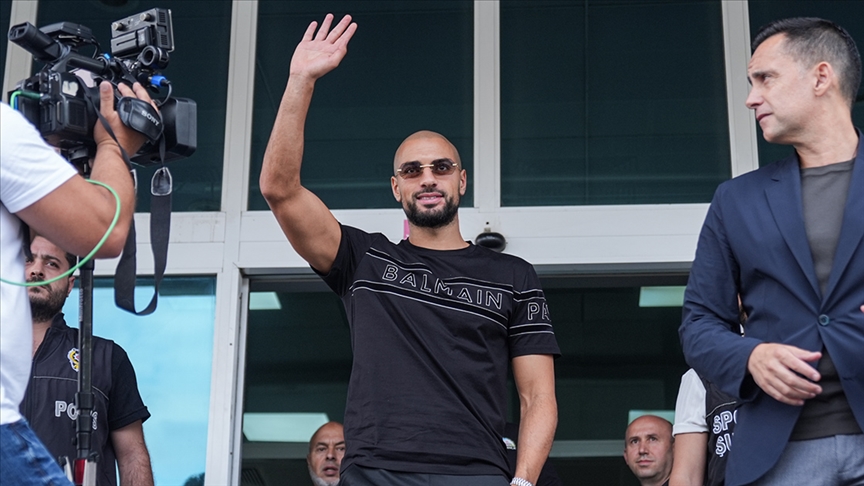 Fenerbahçe’nin, İtalya temsilcisi Fiorentina ekibinden kadrosuna kattığı Faslı futbolcu Sofyan