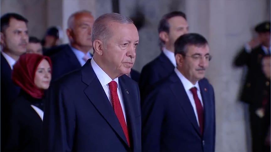 Cumhurbaşkanı Erdoğan, “Büyük Zafer ile Türk milleti esareti kabul etmeyeceğini,