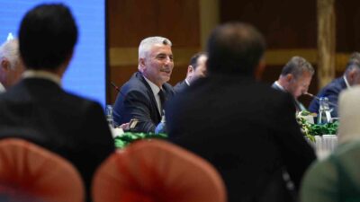 Ticaret Bakanı Ömer Bolat, Pakistan Başbakanı Şahbaz Şerif ile bir