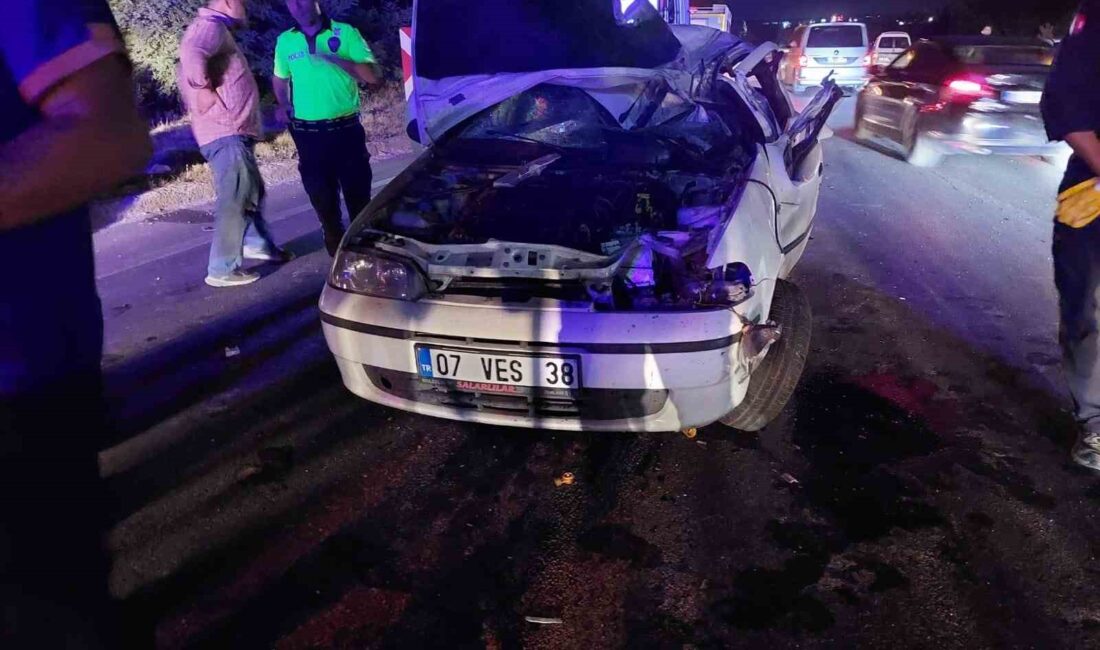 Afyonkarahisar’da tırla çarpışan otomobilde ikisi çocuk 5 kişi yaralandı. Kaza,