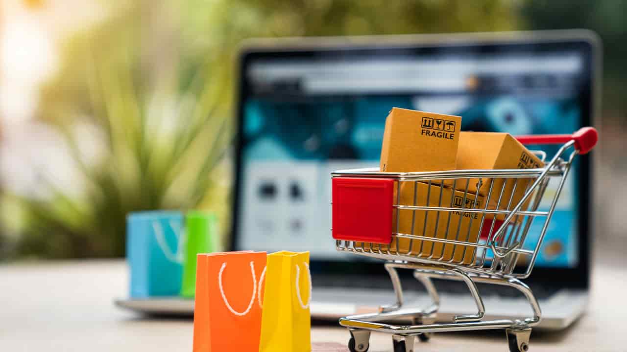 Ticaret Bakanlığı, değişikliklere uyum sağlanması açısından e-Ticaret’te, iade masraflarının tüketiciye
