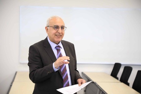 Anadolu Üniversitesi İktisat Fakültesi Öğretim Üyesi Prof. Dr. Bülent Açma,