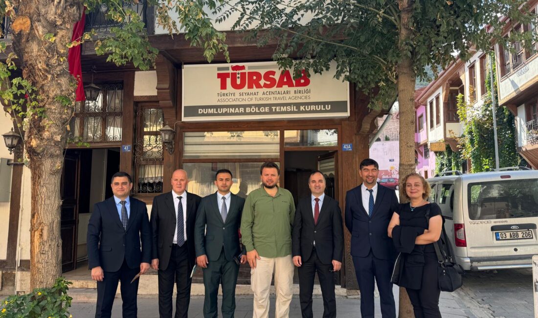 Azerbaycan’dan gelen heyet, TÜRSAB Dumlupınar Temsil Kurulu Başkanı Bilal Şenel’i