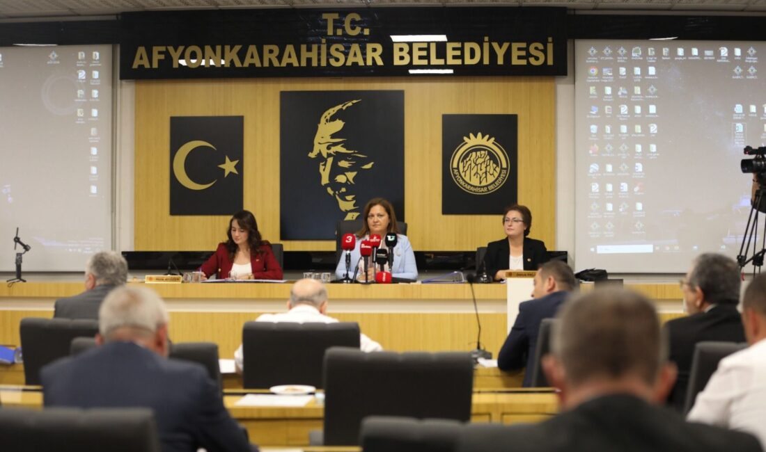 Afyonkarahisar Belediye Meclisi’nin eylül ayı toplantısında konuşan Belediye Başkanı Burcu