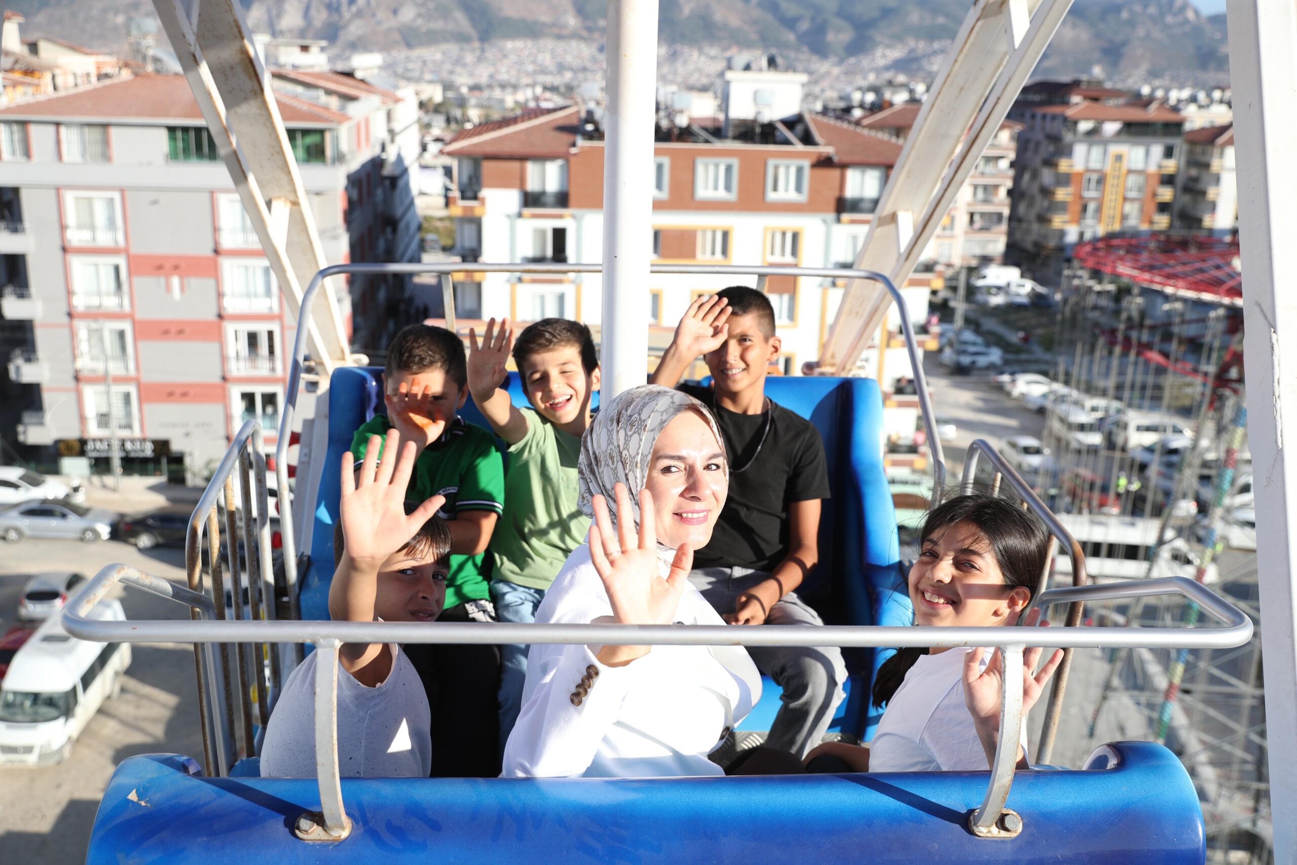 Aile ve Sosyal Hizmetler Bakanı Mahinur Özdemir Göktaş, Kahramanmaraş merkezli
