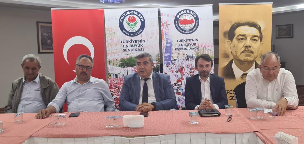Eğitim Bir Sen Afyonkarahisar Şube Başkanı Mustafa Arslan, “Meselelere gündelik