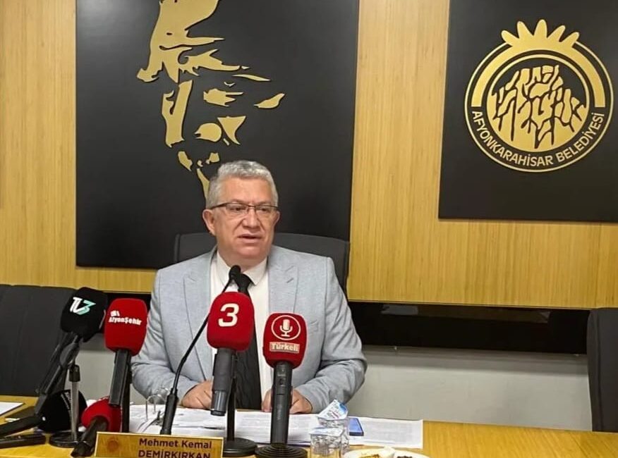 Afyonkarahisar Belediye Meclisi Üyesi Kemal Demirkırkan, açıklamalarda bulundu. Demirkırkan, açıklamasında,