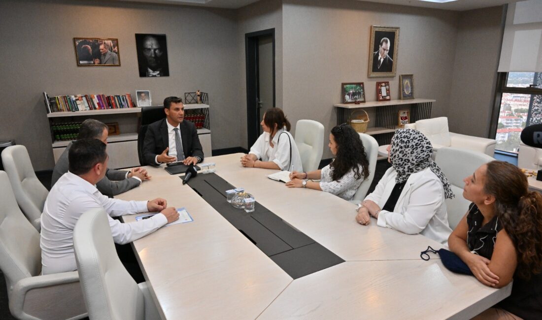 Manisa Büyükşehir Belediye Başkanı Mimar Ferdi Zeyrek ile Yunusemre Belediye