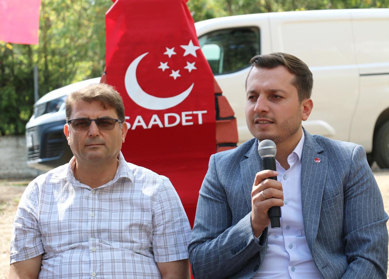 
Saadet Partisi İl Başkanı Beytullah Karataş Sandıklı Teşkilat Buluşmasında partililer