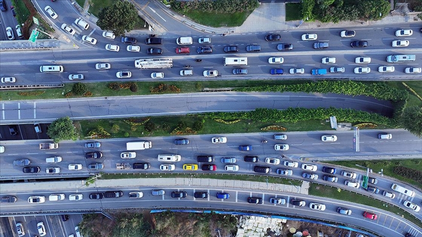 
Trafiğe kayıtlı toplam taşıt sayısı, ağustosta geçen yılın aynı ayına