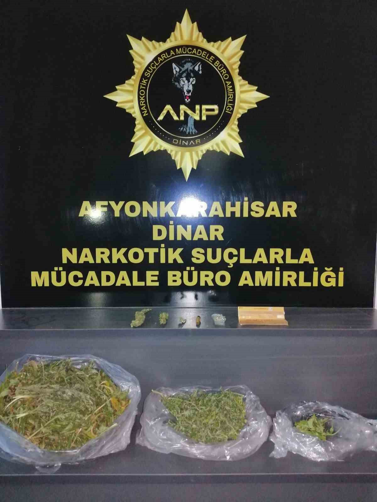 Afyonkarahisar’da polis ekipleri yaptıkları operasyonda 182.8 gram skunk denilen uyuşturucu