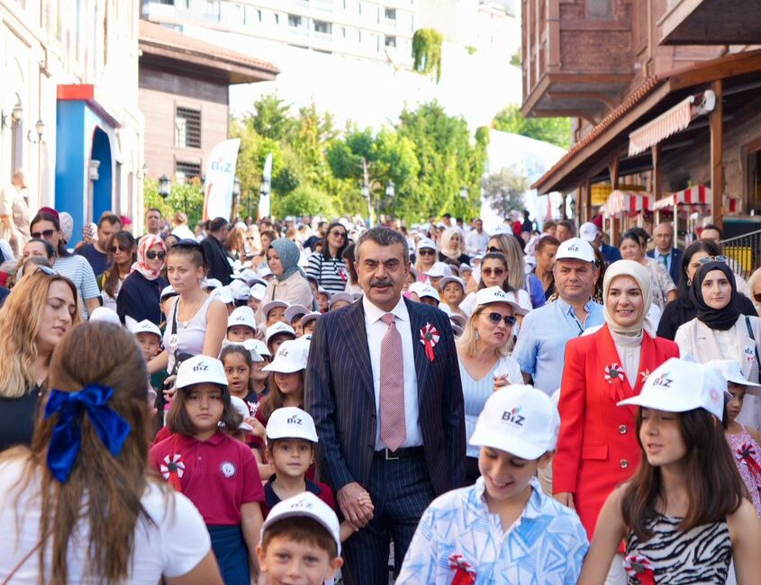 T.C. Millî Eğitim Bakanı Yusuf Tekin, Aile ve Sosyal Hizmetler