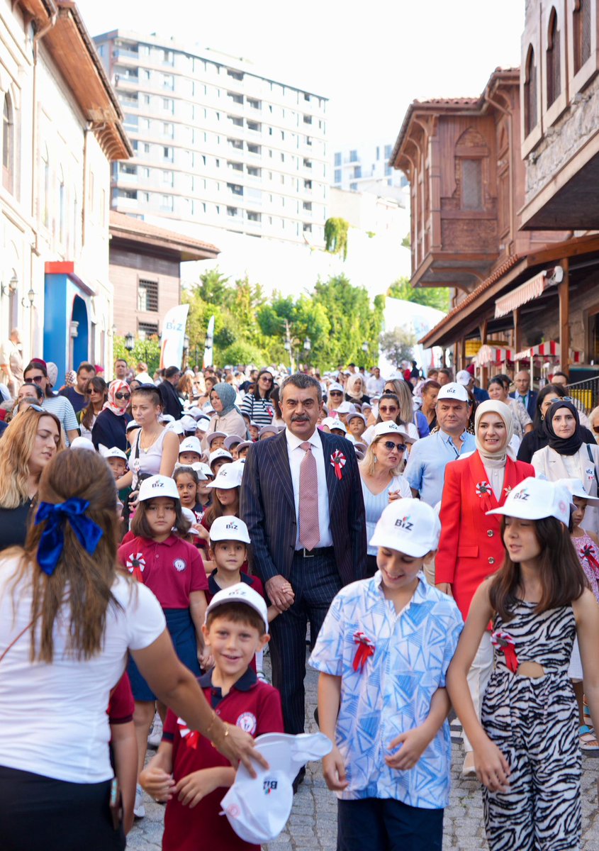 T.C. Millî Eğitim Bakanı Yusuf Tekin, Aile ve Sosyal Hizmetler
