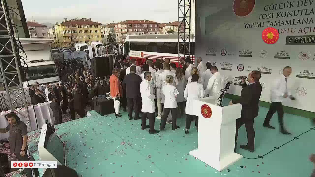 Cevdet Yılmaz, Gölcük’te gerçekleştirilen çeşitli projelerin açılış törenine katıldı. Törende,