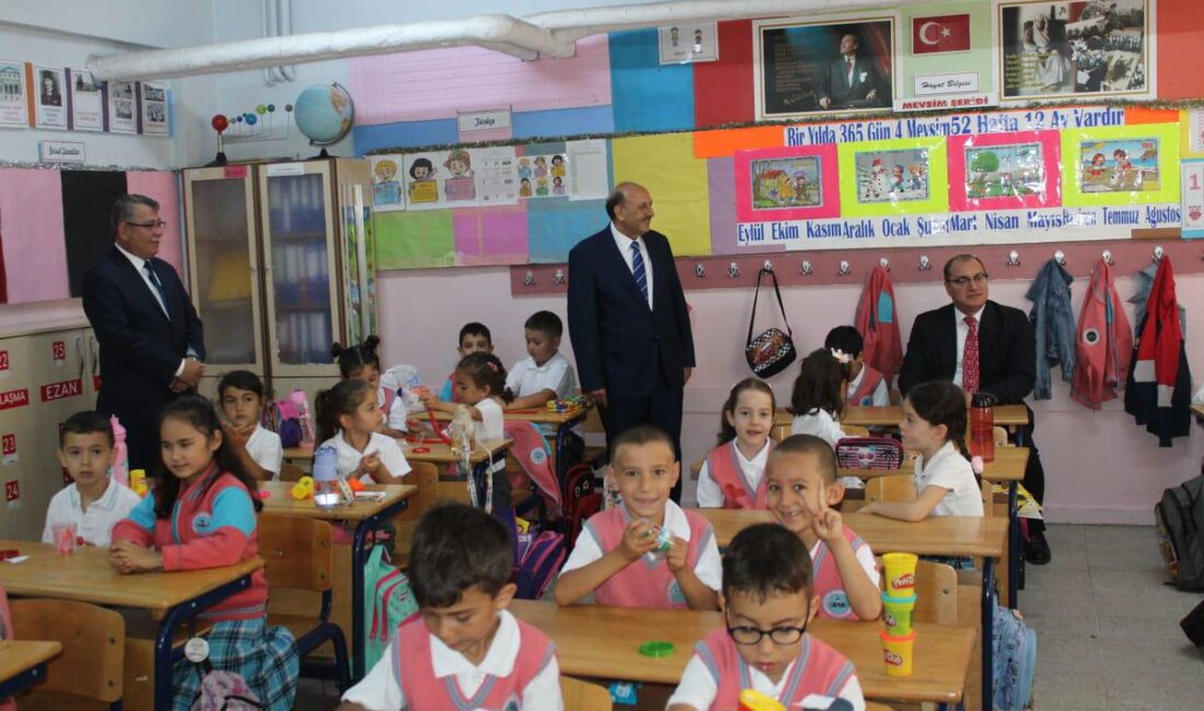 Yeni Eğitim-Öğretim Yılı Başladı Kaymakam Ali Arıkan ve İlçe Milli Eğitim Müdürü Derviş Özçal,