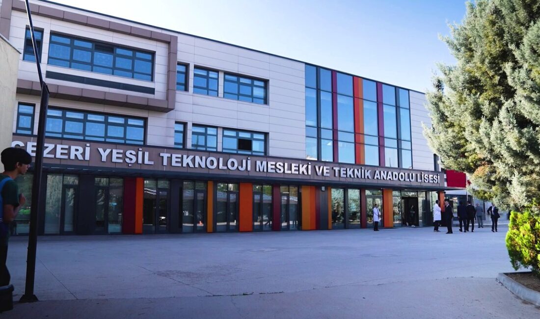 Türkiye’nin Enerji ve Tabii Kaynaklar Bakanı Alparslan Bayraktar, yenilenebilir enerji