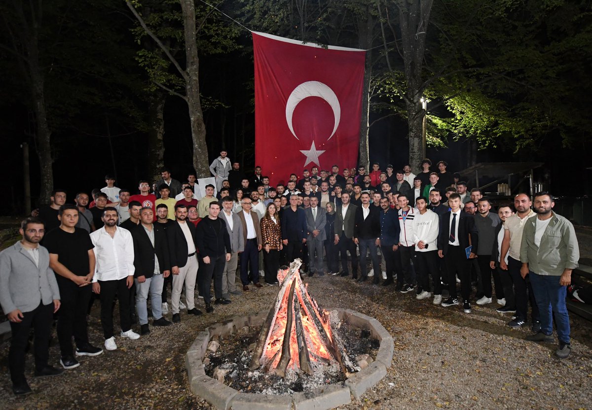 AK Parti, insan hakları ve eğitim konularında önemli bir etkinliğe