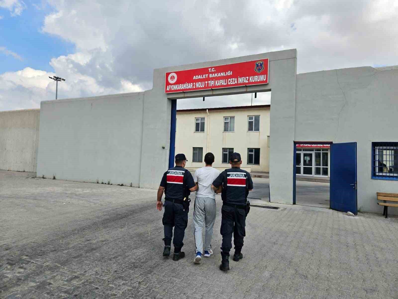 Afyonkarahisar’da 2 yıl 6 ay hapis cezası ile aranan şahıs