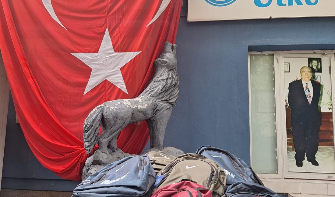 Türk gençliğinin 2024-2025 eğitim öğretim yılını kutlayan Ülkü Ocakları Afyonkarahisar