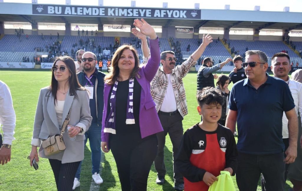 Afyonkarahisar Belediye Başkanı Burcu Köksal, yaptığı açıklamada, Afyonspor’un kendileri için