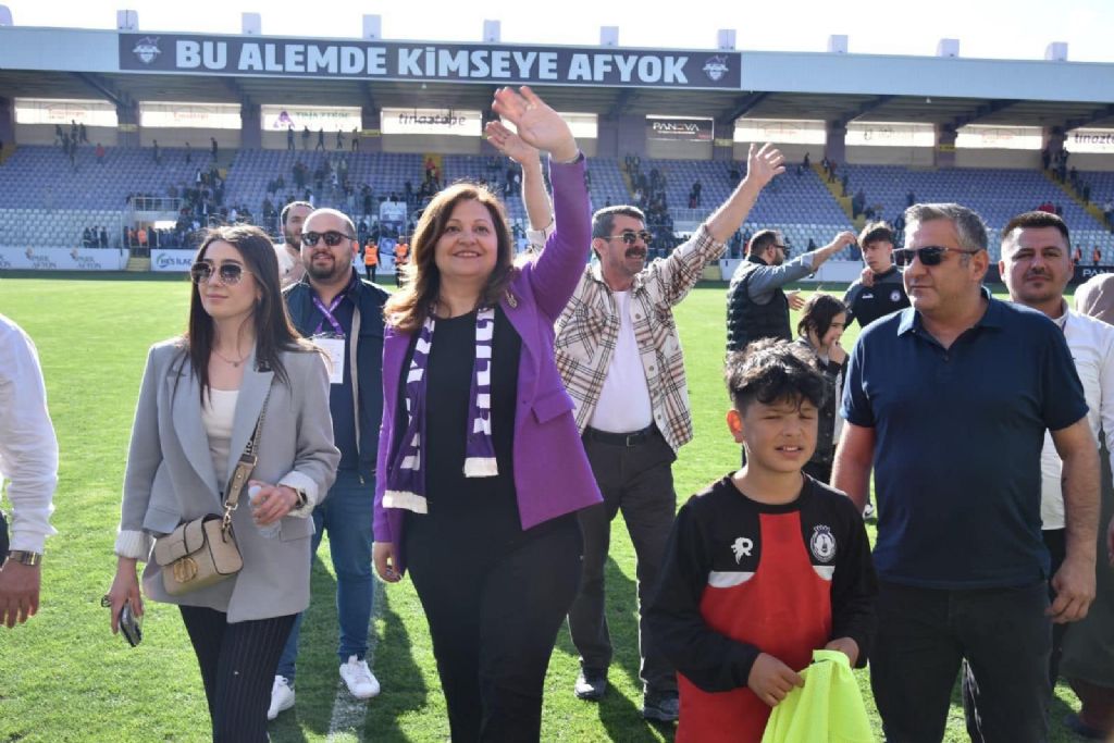 Afyonkarahisar Belediye Başkanı Burcu Köksal, yaptığı açıklamada, Afyonspor’un kendileri için