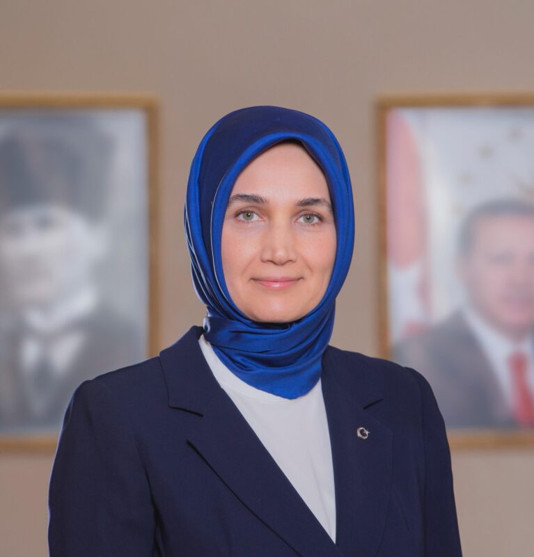 Afyonkarahisar Sosyal Yardımlaşma ve Dayanışma Vakfı (SYDV) ihtiyaç sahibi öğrencilerin