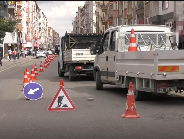 Afyonkarahisar’ın en işlek caddelerinden olan ve önceki Belediye Başkanı Mehmet