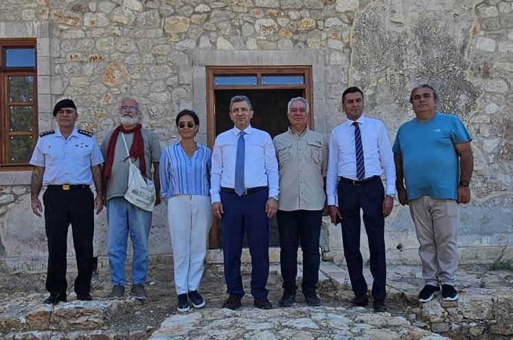 Antalya Valisi Hulusi Şahin, Patara Antik Kenti'nde bulunan deniz feneri