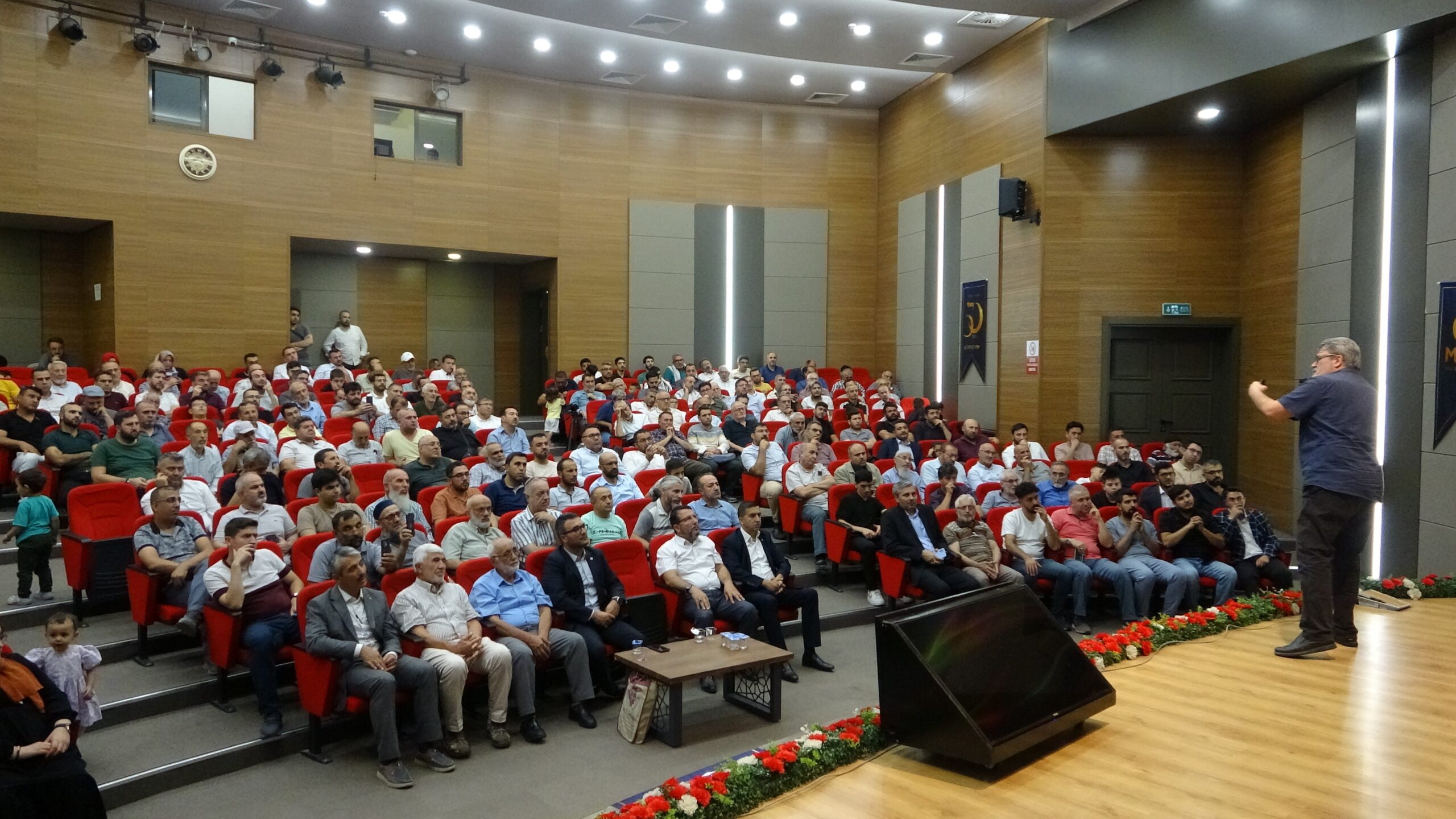 
Anadolu Gençlik Derneği (AGD) Kayseri Şubesi tarafından düzenlenen ‘Direniş Cephesi
