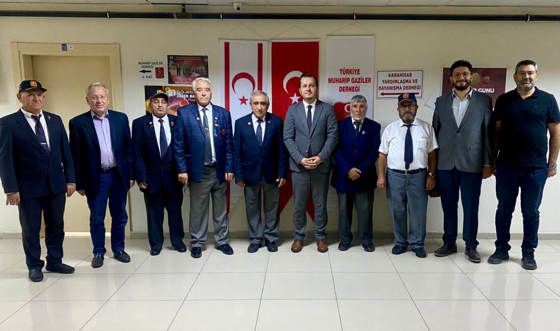 
Saadet Partisi İl Başkanı Beytullah Karataş ve beraberindeki İl Başkan