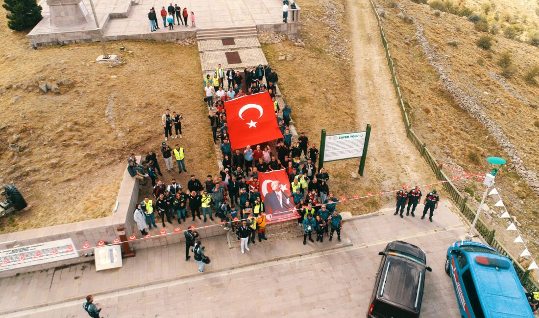 Afyonkarahisar'da yaklaşık 100 motosikletli, 30 Ağustos Zafer Bayramı'nda Büyük Taarruz