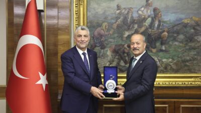 Milliyetçi Hareket Partisi Afyonkarahisar Milletvekili Mehmet Taytak, Ticaret Bakanı Prof.Dr.Ömer