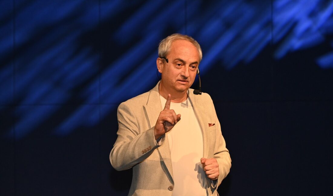 “Antalya'nın geleceği Kepez'de” mottosuyla düzenlenen Kepez Forum, Başkan Mesut Kocagöz