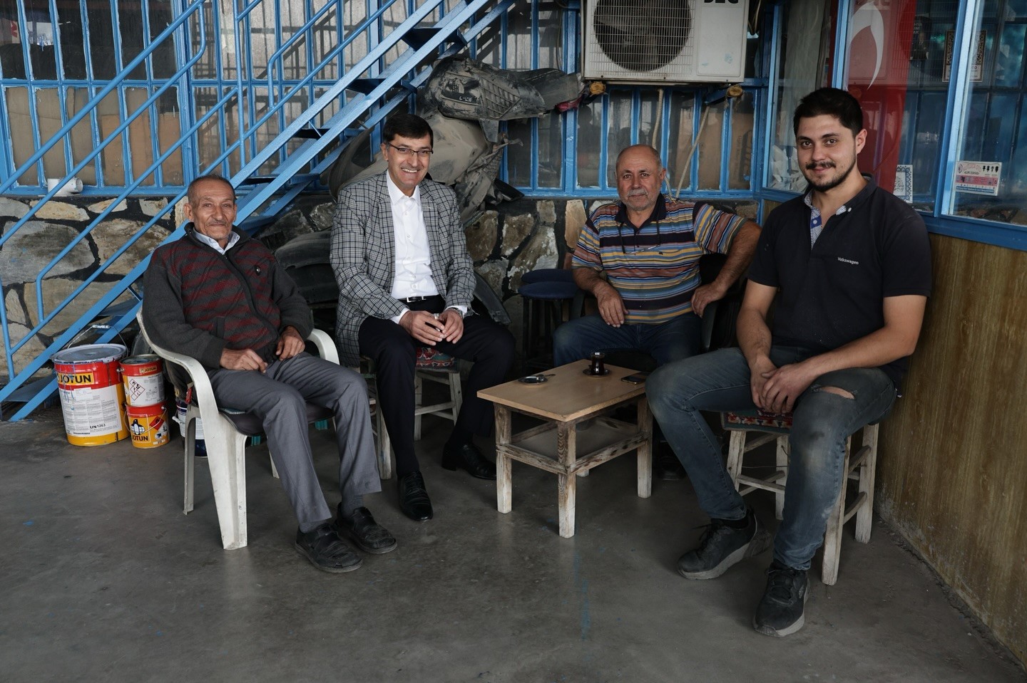 
Kütahya Belediye Başkanı Eyüp Kahveci, sanayi esnafları ve vatandaşlarla ile