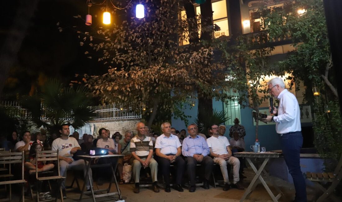 Turgutlu Belediyesinin çeşitli etkinliklerle kutlamalara başladığı Bağ Bozumu ve Kurtuluş