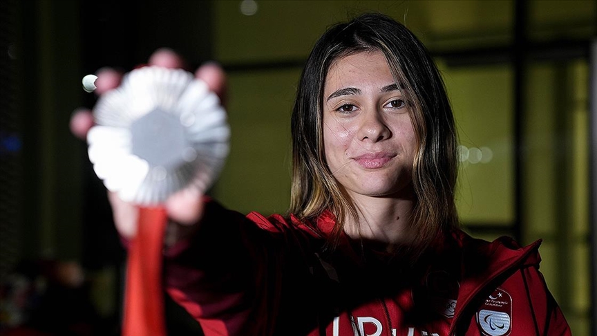 Paralimpik madalyalı özel sporcu Aysel Önder, "İnanıyorum ki Los Angeles