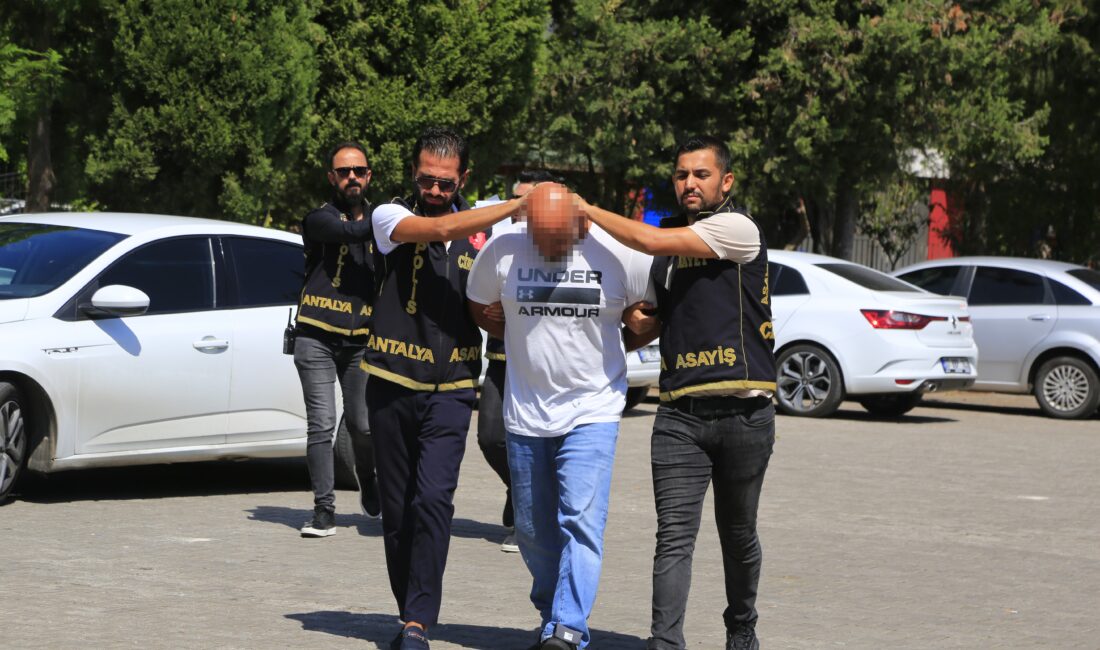 Antalya'da boşanma aşamasındaki eşini ikametinde ateşli silahla vurarak öldüren katil