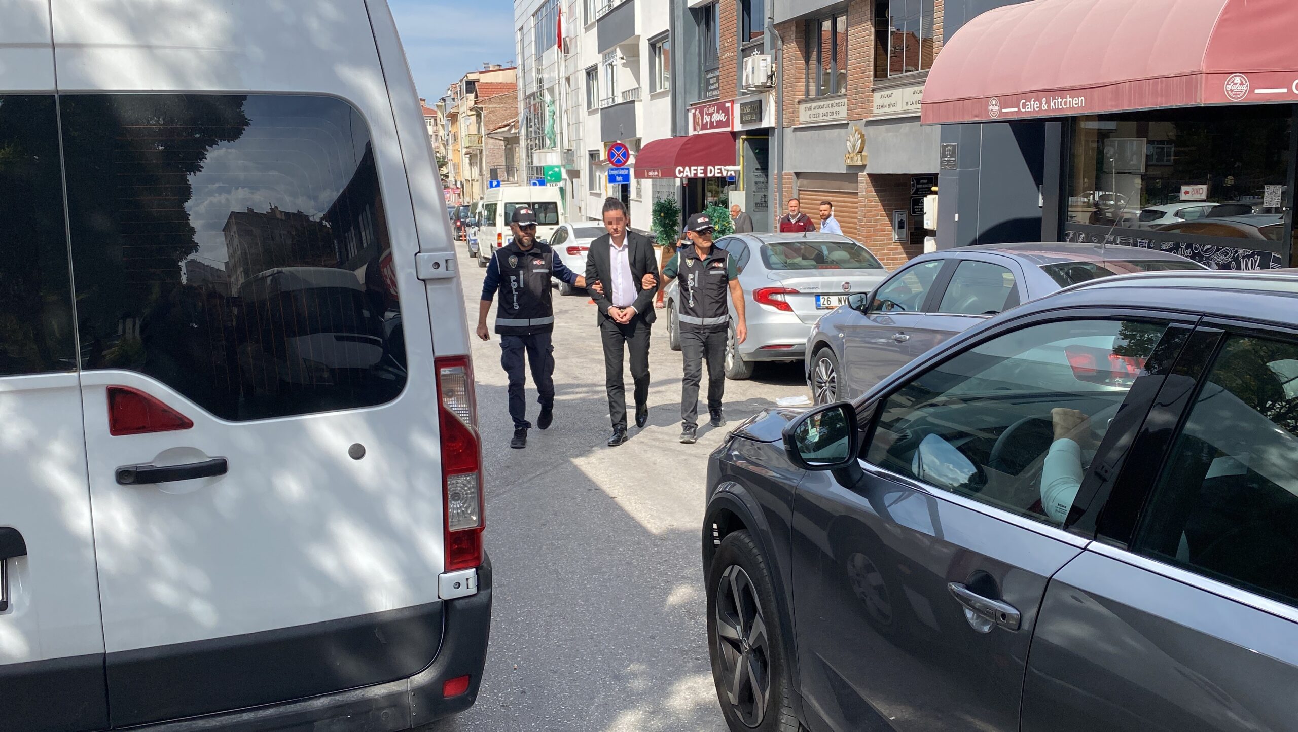 Eskişehir’de yaşlı müşterilerinin çok aktif olmayan hesaplarından zimmetine 1 buçuk