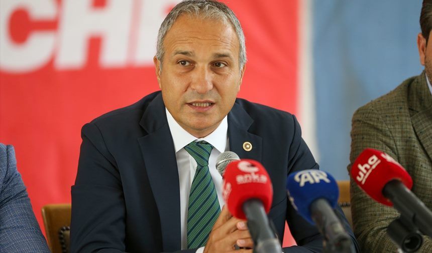 Cumhuriyet Halk Partisi İstanbul Milletvekili ve Genel Başkan Yardımcısı Suat