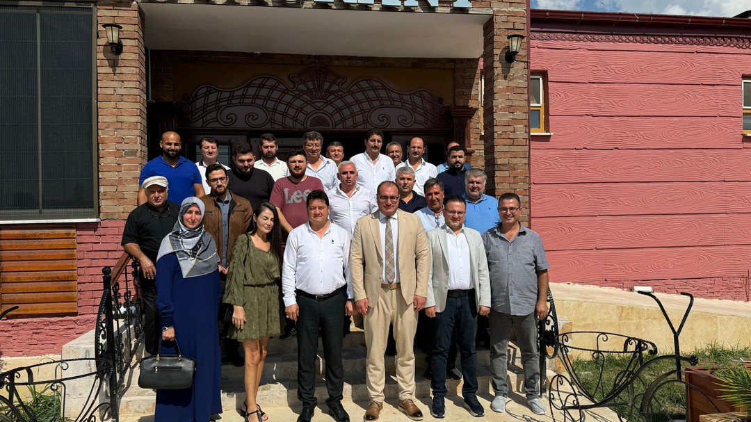 Bolvadin Kaymakamı Ali Arıkan ve Belediye Başkanı Derviş Aynacı, bölgedeki