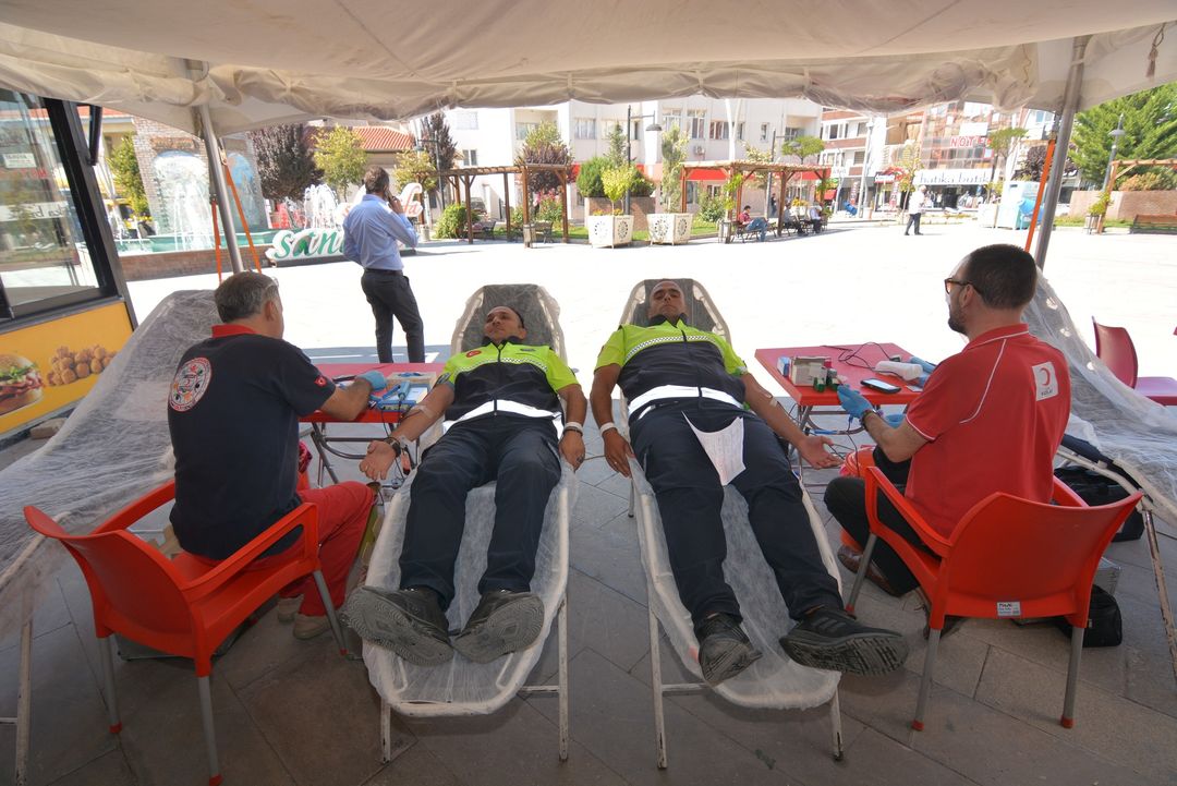 Sandıklı Belediyesi Zabıta Müdürlüğü, toplum sağlığına katkı sağlamak amacıyla anlamlı