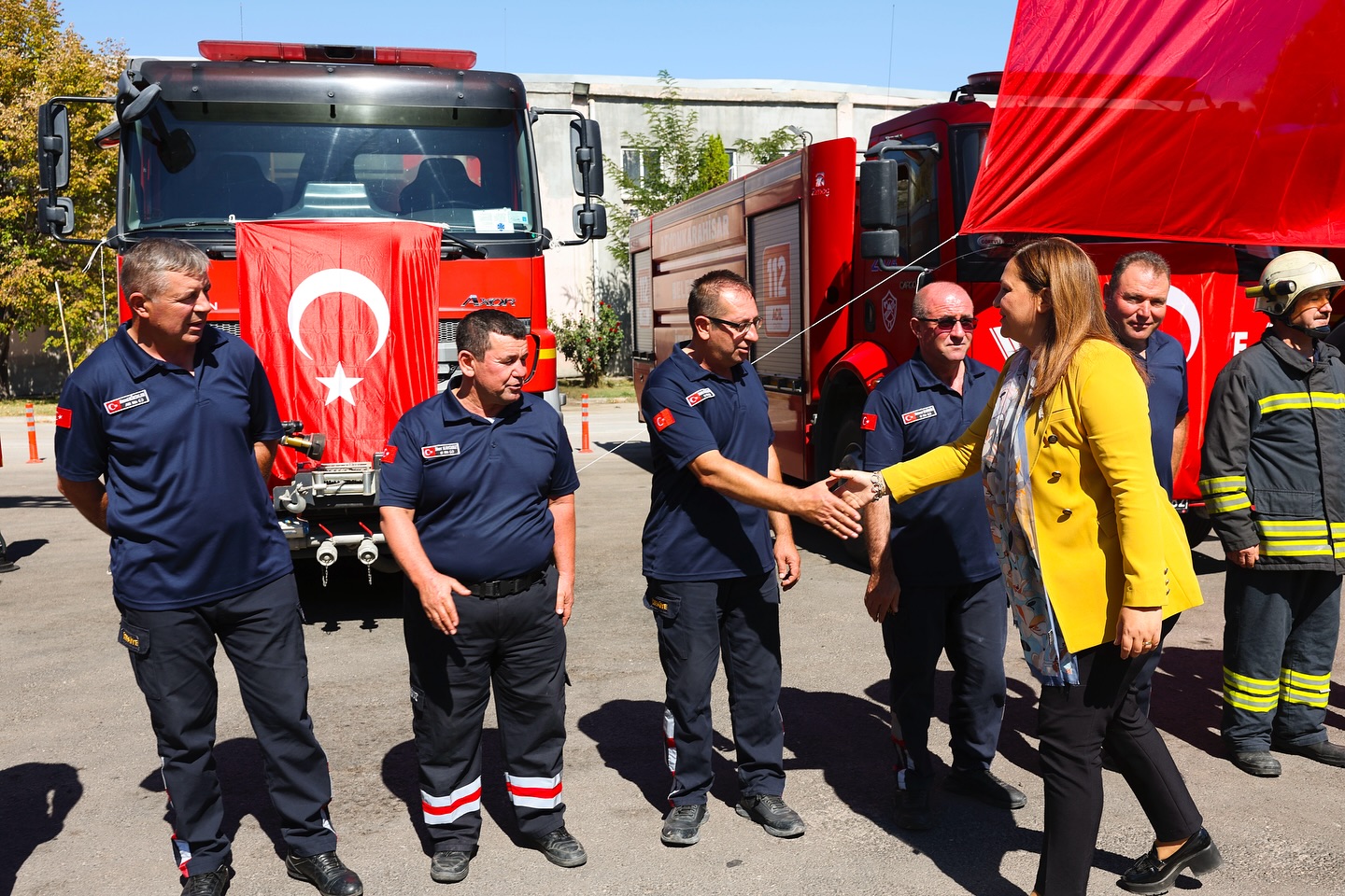 
Afyonkarahisar Belediye Başkanı Burcu Köksal, İtfaiye Haftası nedeniyle itfaiyecileri ziyaret