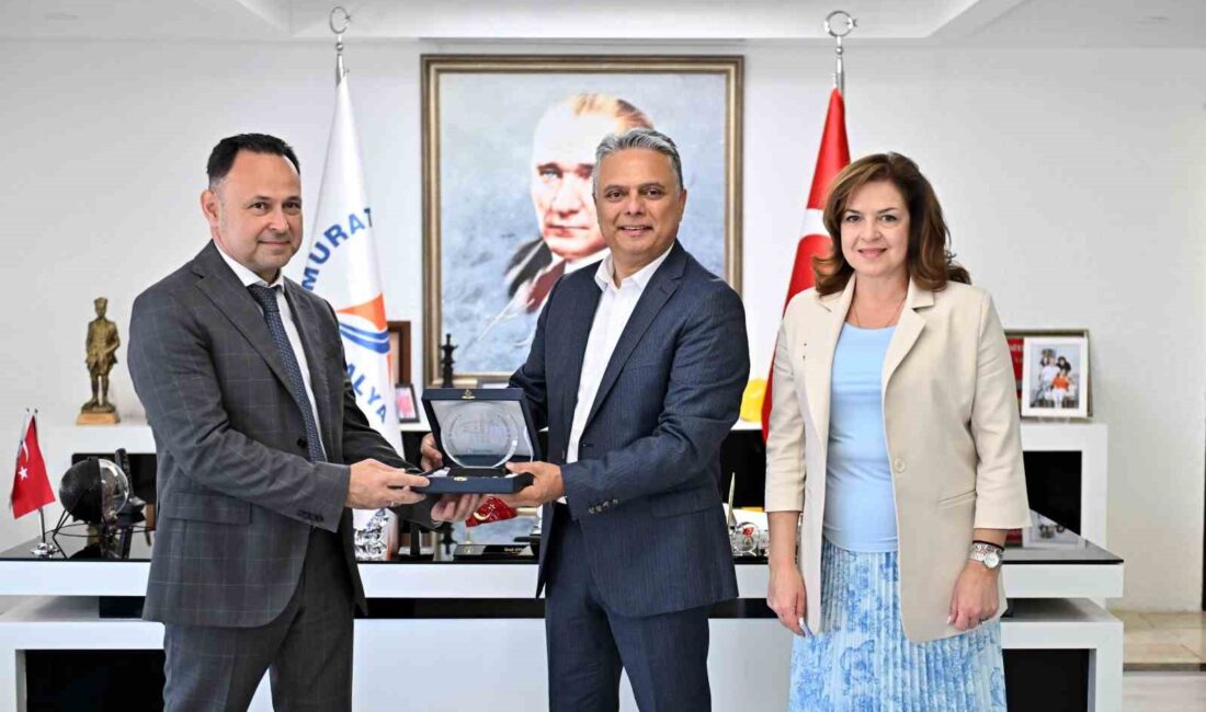 
Antalya Muratpaşa Belediyesi’nin bitki üretim tesislerini inceleyen Rusya Rostov Belediye