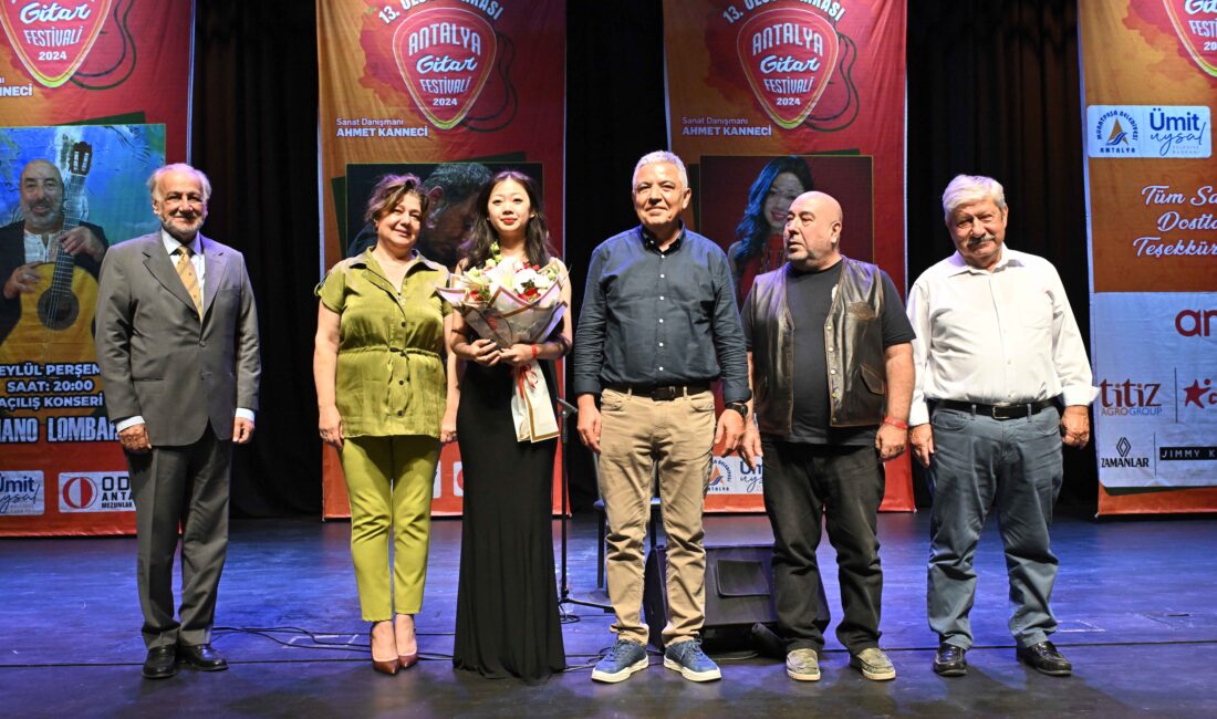 Antalya’da düzenlenen Türkiye’nin gitar dalında en uzun soluklu festivali olan