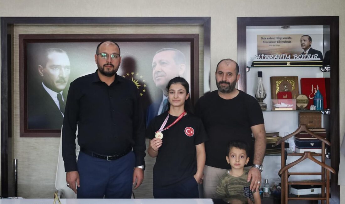Muşhu (Kick Boks) spor dalında Ankara bölge birincisi unvanını kazanan