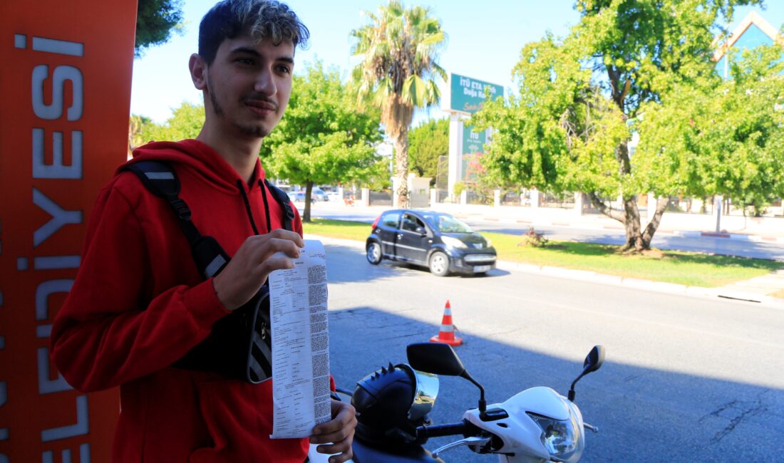 Antalya’da trafik ekiplerinin denetimlerinde kurallara uymayan sürücülere cezai işlem uygulandı.