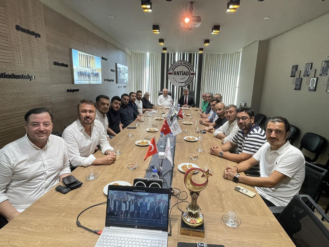 Demokrat Parti Genel Başkan Yardımcısı Cemal Enginyurt, Antalya’da önemli bir